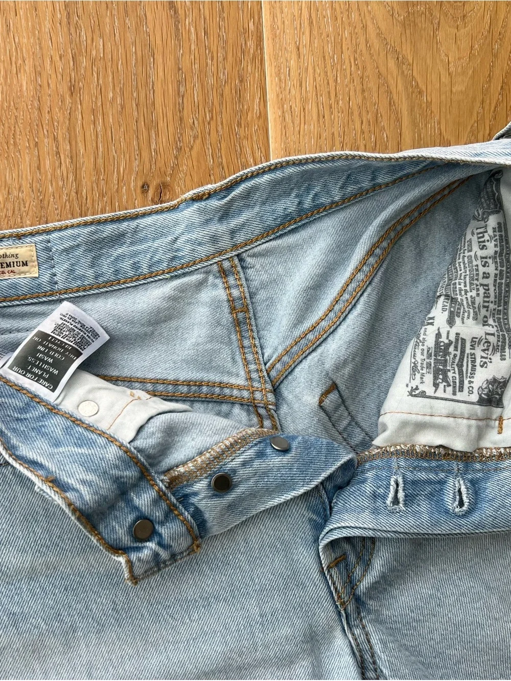 Levi’s 501 Long Lightweight Light Wash Denim Women's Shorts size 26